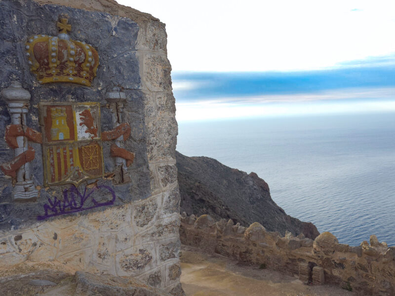 Spektakularny widok z Batería de Castillitos na Morze Śródziemne.